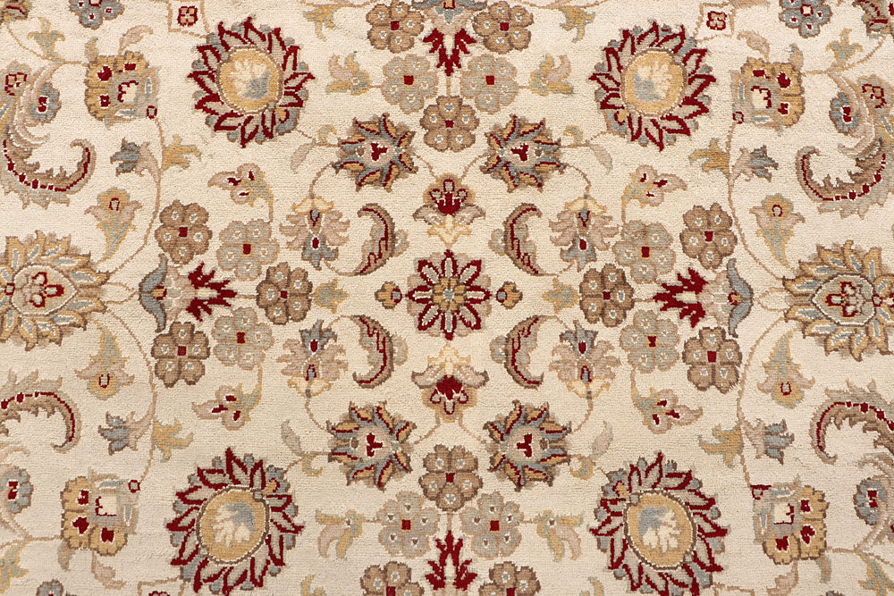 Blanched Almond Mahal 7' 10 x 8' 2 - No. 67571 - ALRUG Rug Store