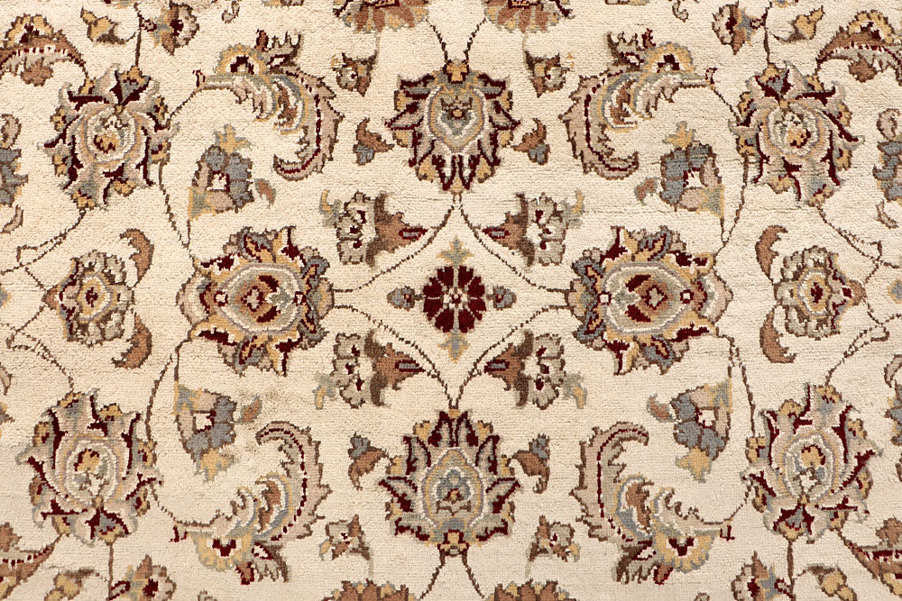 Blanched Almond Mahal 7' 11 x 8' 1 - No. 67572 - ALRUG Rug Store