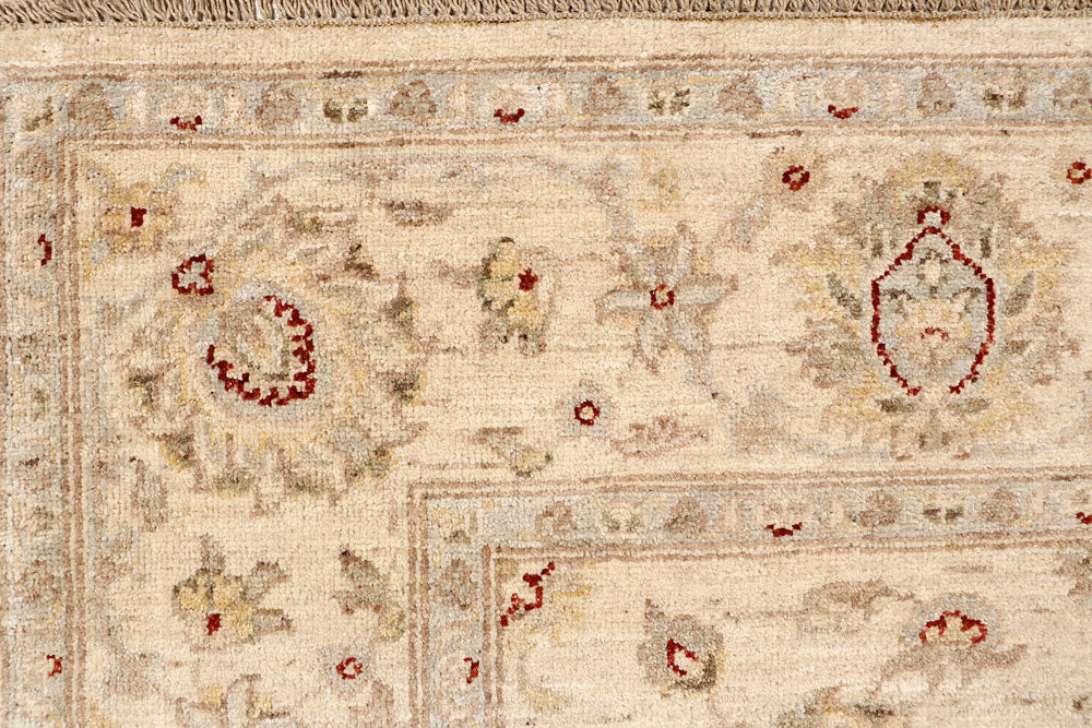 Blanched Almond Ziegler 5' 7 x 7' 10 - No. 67699 - ALRUG Rug Store