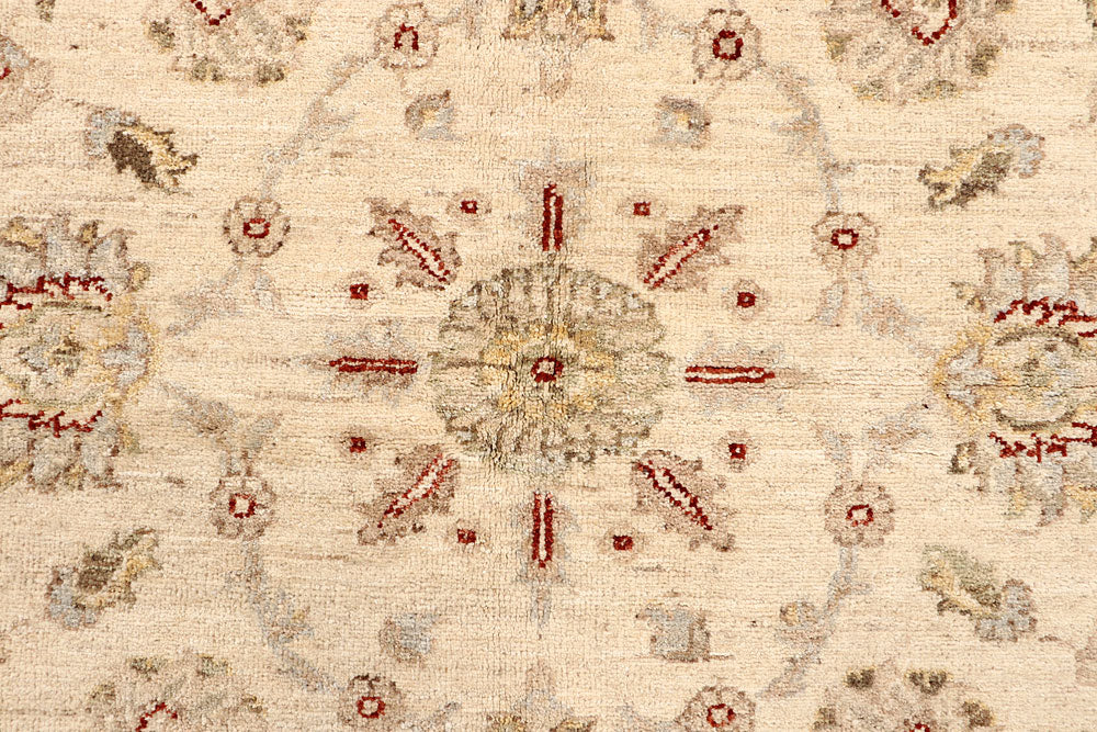 Blanched Almond Ziegler 5' 7 x 7' 10 - No. 67699 - ALRUG Rug Store