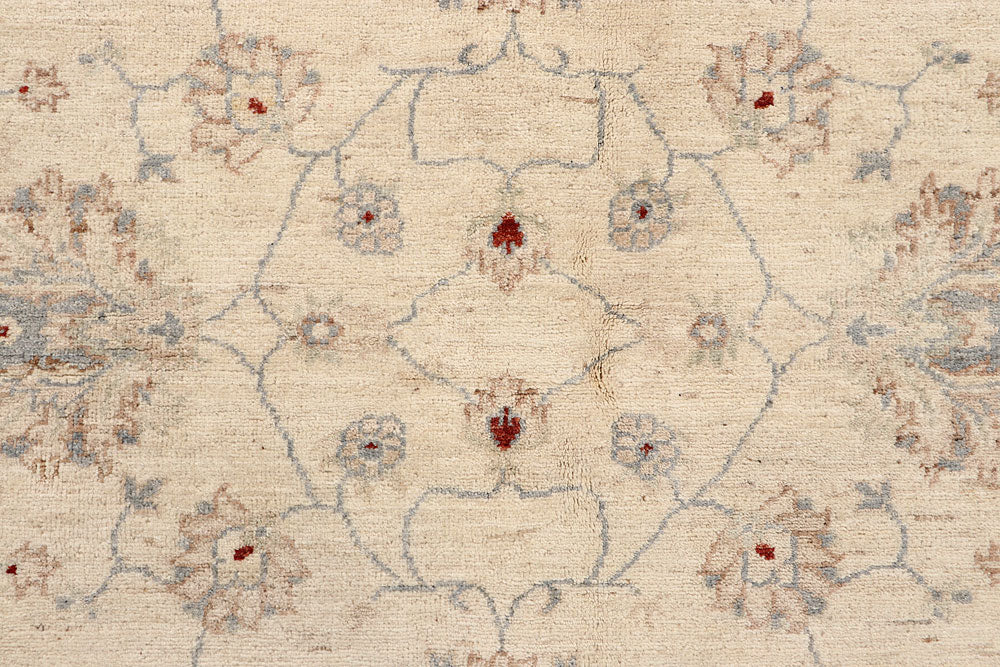 Blanched Almond Ziegler 6' 4 x 9' 7 - No. 67713 - ALRUG Rug Store