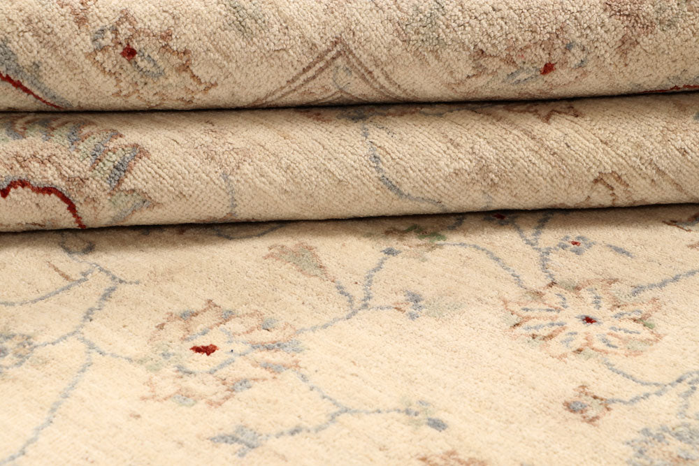 Blanched Almond Ziegler 6' 4 x 9' 7 - No. 67713 - ALRUG Rug Store