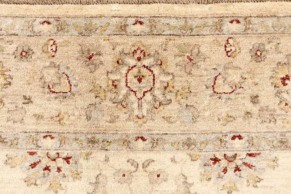 Blanched Almond Ziegler 6' 8 x 9' 9 - No. 67715 - ALRUG Rug Store
