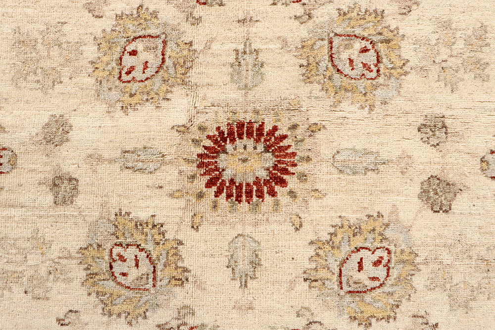 Blanched Almond Ziegler 6' 8 x 9' 9 - No. 67715 - ALRUG Rug Store