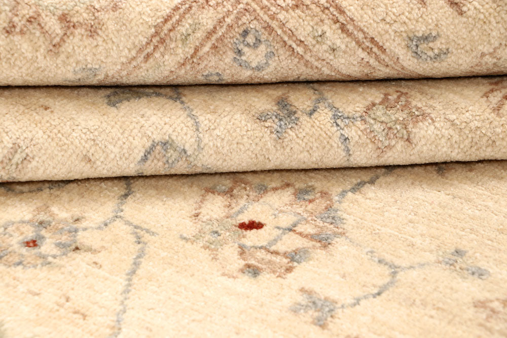 Bisque Ziegler 6' 7 x 9' 11 - No. 67822 - ALRUG Rug Store