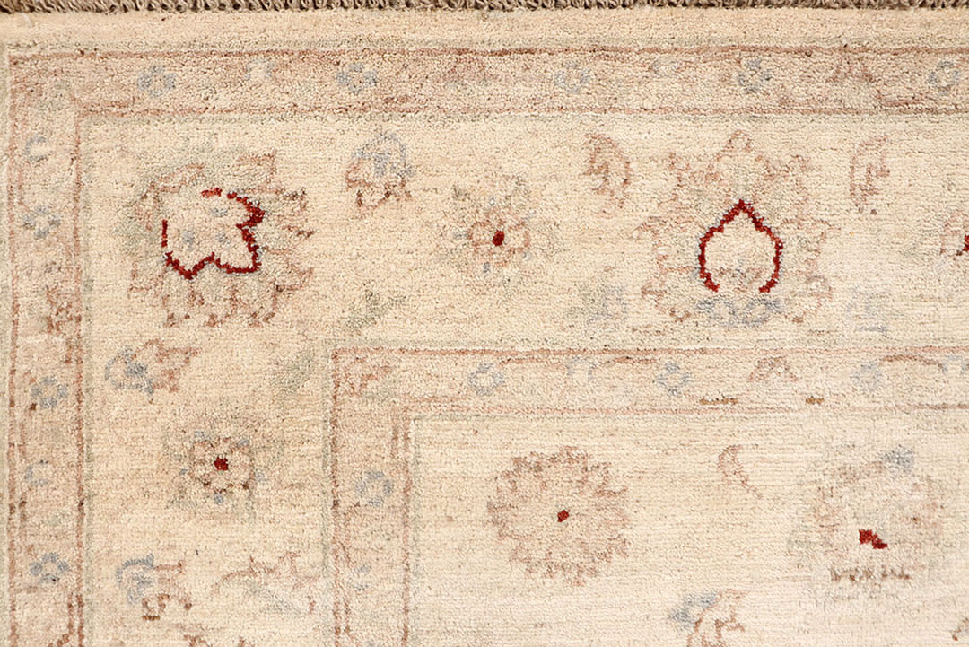 Bisque Ziegler 5' 6 x 7' 11 - No. 67823 - ALRUG Rug Store