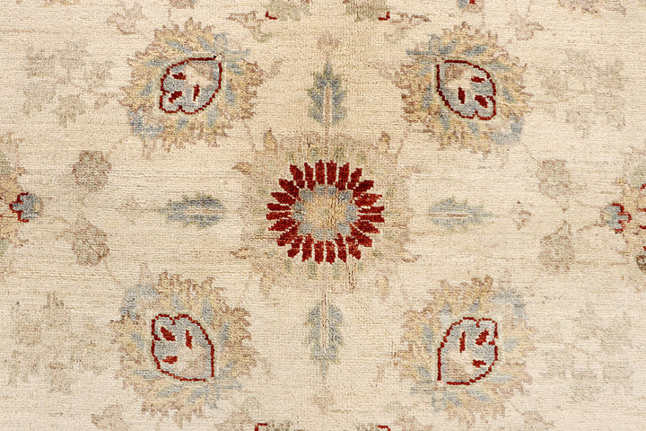 Blanched Almond Ziegler 6' 9 x 9' 8 - No. 67922 - ALRUG Rug Store