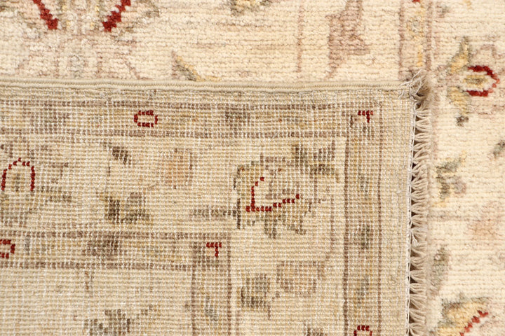 Antique White Oushak 2' 7 x 9' 3 - No. 68125 - ALRUG Rug Store