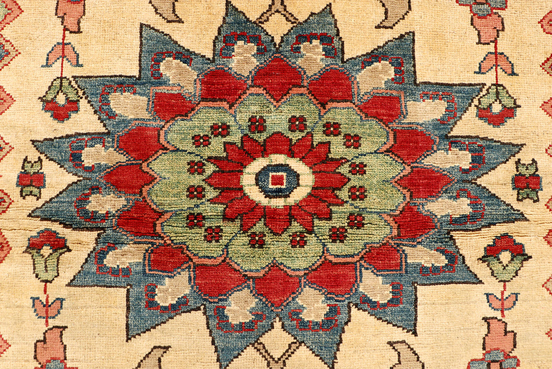 Navajo White Kazak 4' 11 x 6' 8 - No. 68272 - ALRUG Rug Store