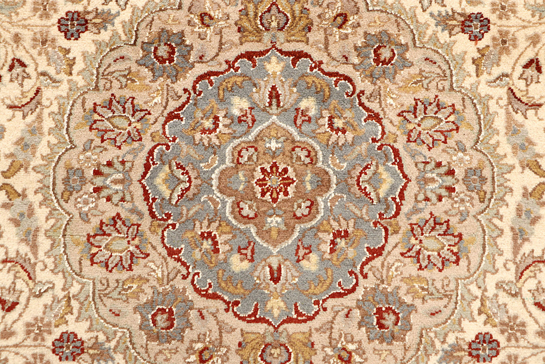 Blanched Almond Isfahan 5' 7 x 8' 3 - No. 68329 - ALRUG Rug Store