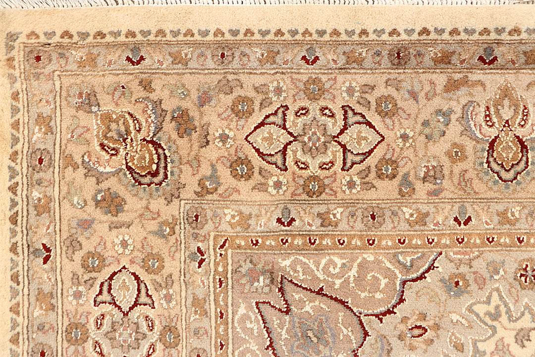 Blanched Almond Isfahan 5' 7 x 8' - No. 68330 - ALRUG Rug Store