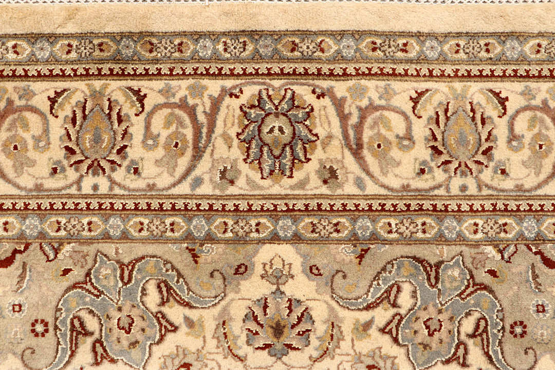 Blanched Almond Isfahan 5' 6 x 8' 3 - No. 68331 - ALRUG Rug Store