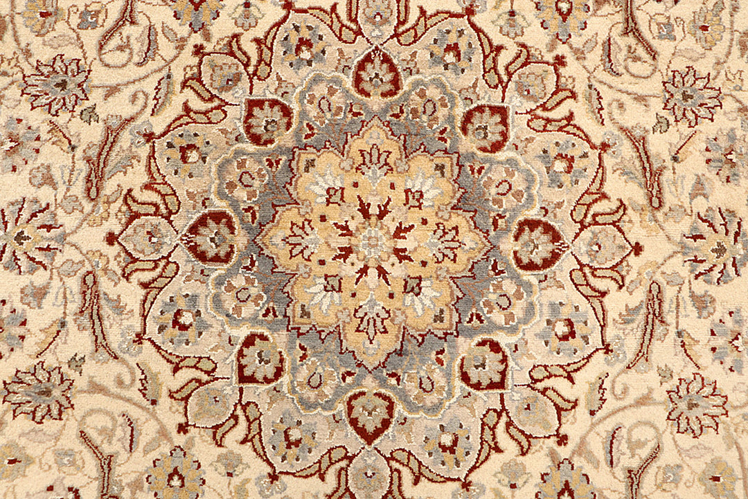 Blanched Almond Isfahan 5' 6 x 8' 3 - No. 68331 - ALRUG Rug Store