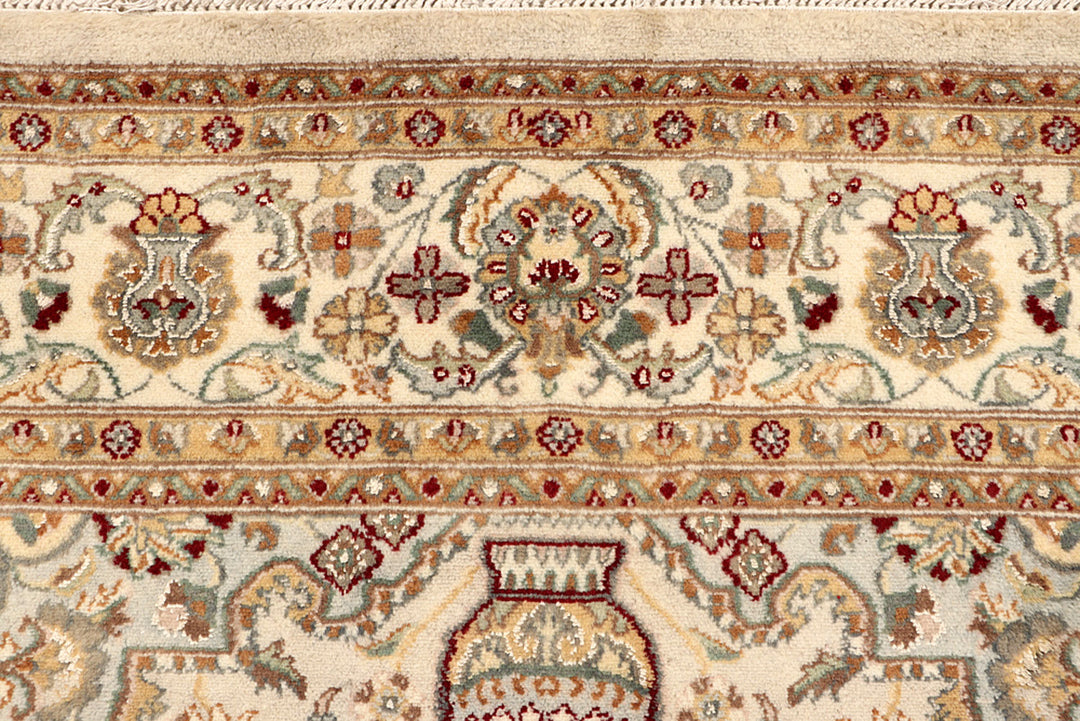 Antique White Isfahan 6'  x" 9'  2" - No. QA77448