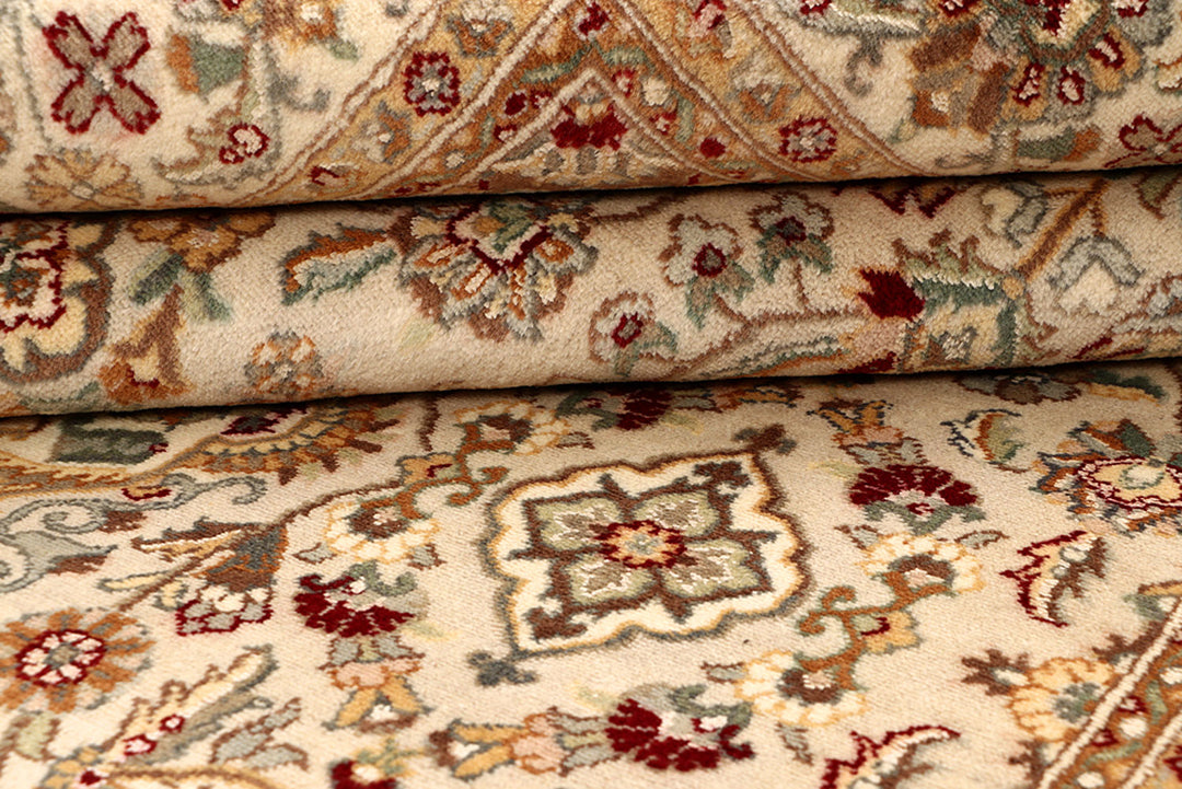 Antique White Isfahan 6' x 9' 2 - No. 68333 - ALRUG Rug Store