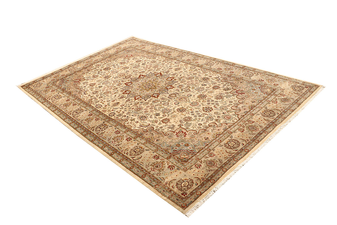 Blanched Almond Isfahan 5' 6 x 8' 4 - No. 68334 - ALRUG Rug Store