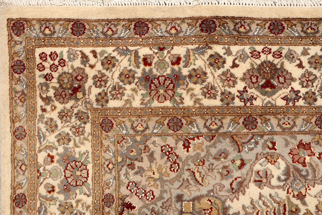 Blanched Almond Isfahan 5' 5 x 8' 2 - No. 68335 - ALRUG Rug Store
