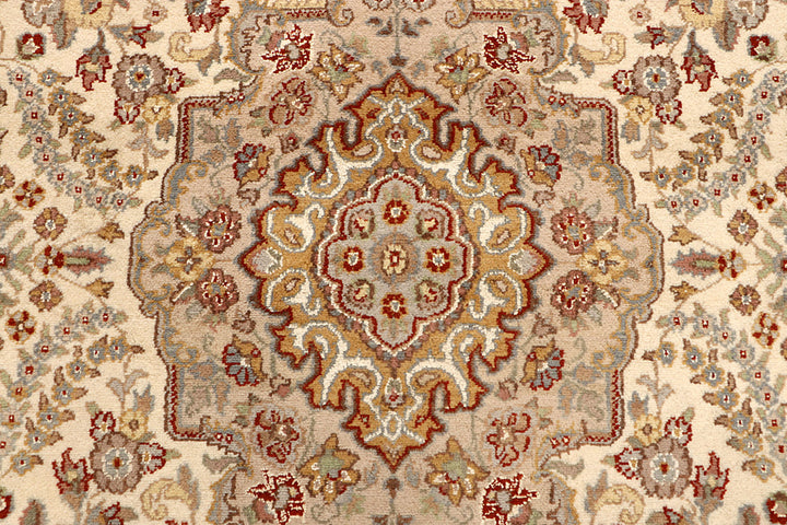 Blanched Almond Isfahan 5' 6 x 8' 3 - No. 68338 - ALRUG Rug Store