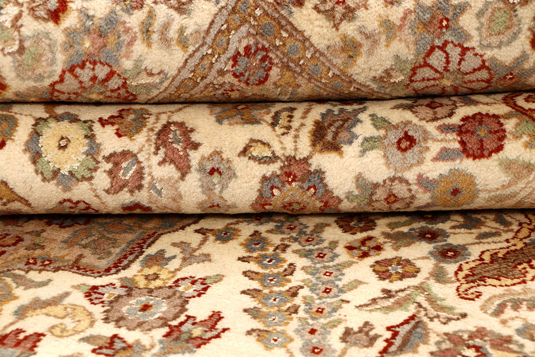 Blanched Almond Isfahan 5' 6 x 8' 3 - No. 68338 - ALRUG Rug Store