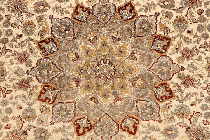 Blanched Almond Isfahan 5' 5 x 7' 11 - No. 68339 - ALRUG Rug Store