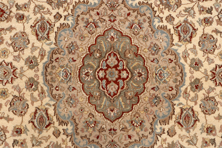 Blanched Almond Isfahan 5' 6 x 8' 4 - No. 68340 - ALRUG Rug Store