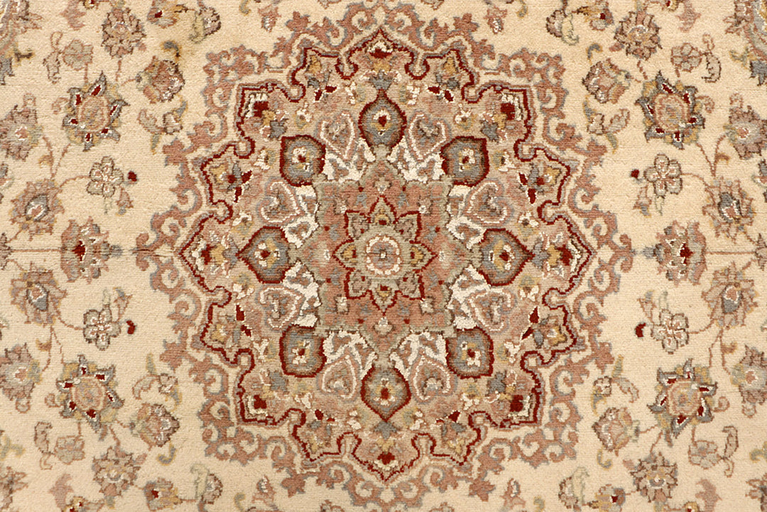 Navajo White Isfahan 5'  7" x 8' " - No. QA74244