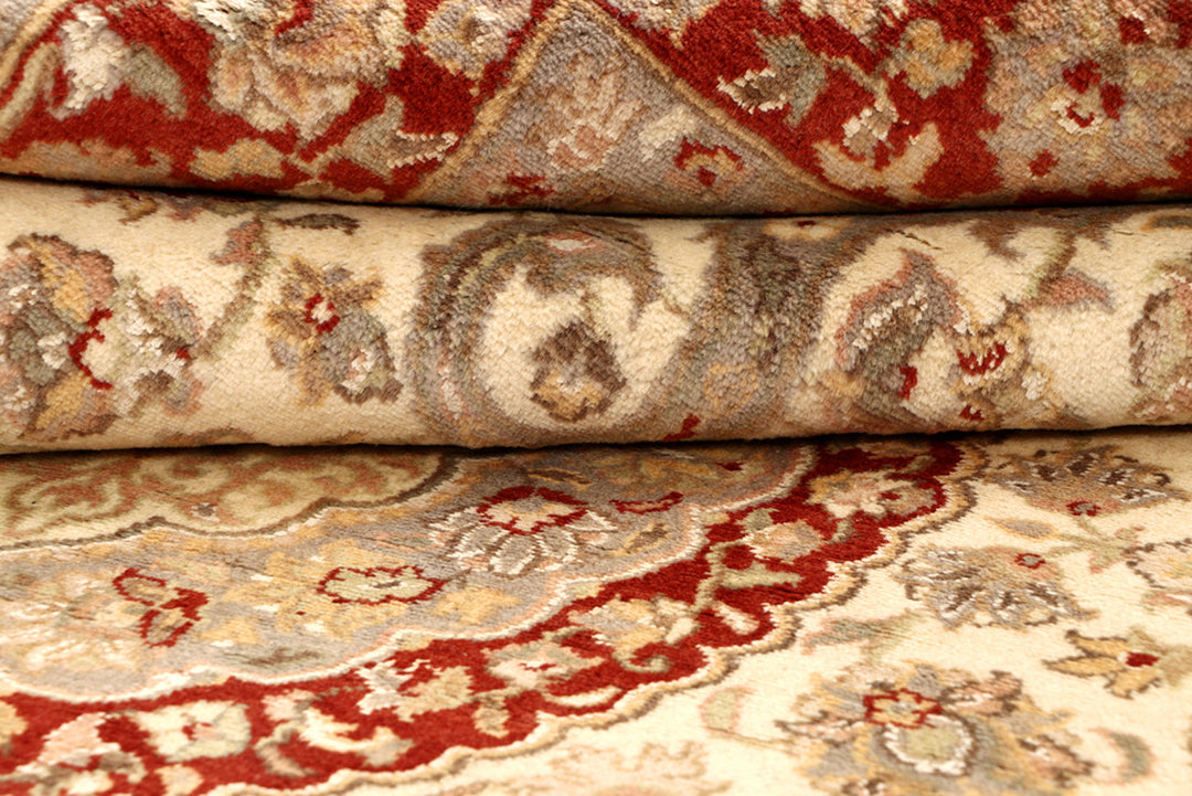 Blanched Almond Isfahan 5' 6 x 8' 8 - No. 68344 - ALRUG Rug Store