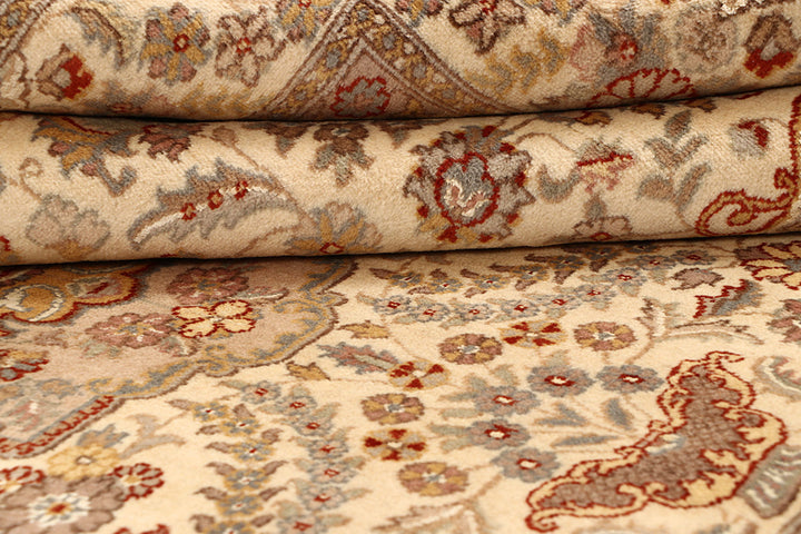 Blanched Almond Isfahan 5' 7 x 8' 7 - No. 68345 - ALRUG Rug Store