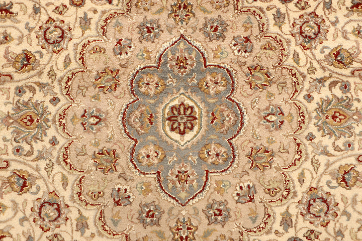 Blanched Almond Isfahan 5' 6 x 8' 2 - No. 68346 - ALRUG Rug Store