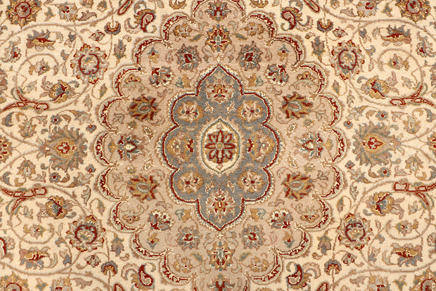 Blanched Almond Isfahan 5' 7 x 8' 3 - No. 68350 - ALRUG Rug Store