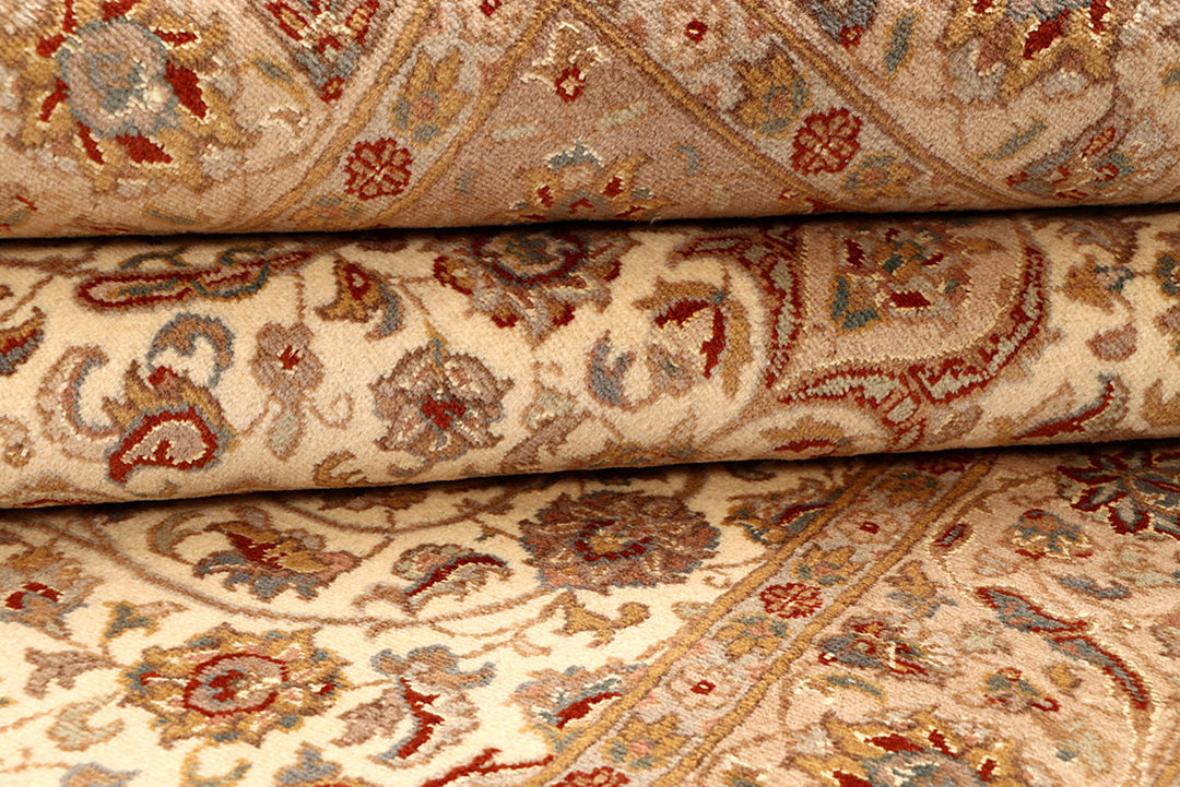 Blanched Almond Isfahan 5' 7 x 8' 3 - No. 68350 - ALRUG Rug Store