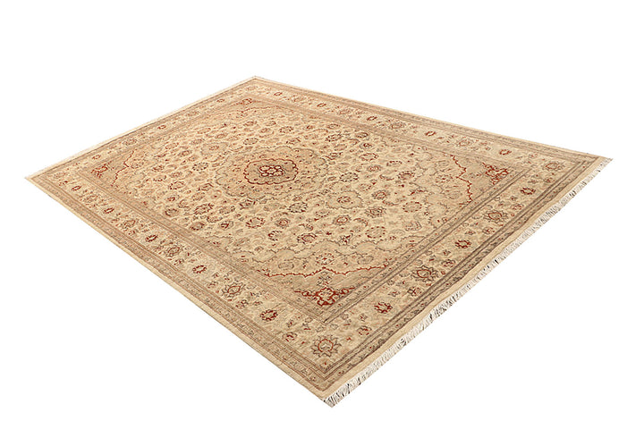 Navajo White Kirman 5' 6 x 8' 3 - No. 68355 - ALRUG Rug Store