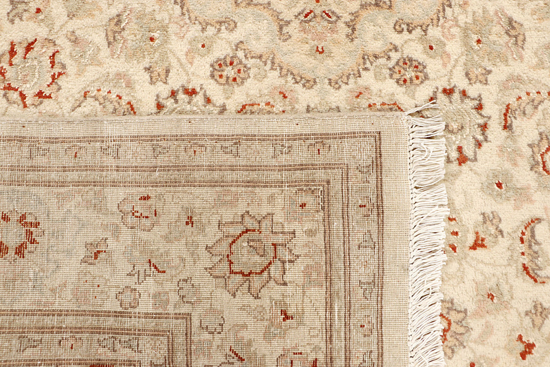 Navajo White Kirman 5' 6 x 8' 3 - No. 68355 - ALRUG Rug Store