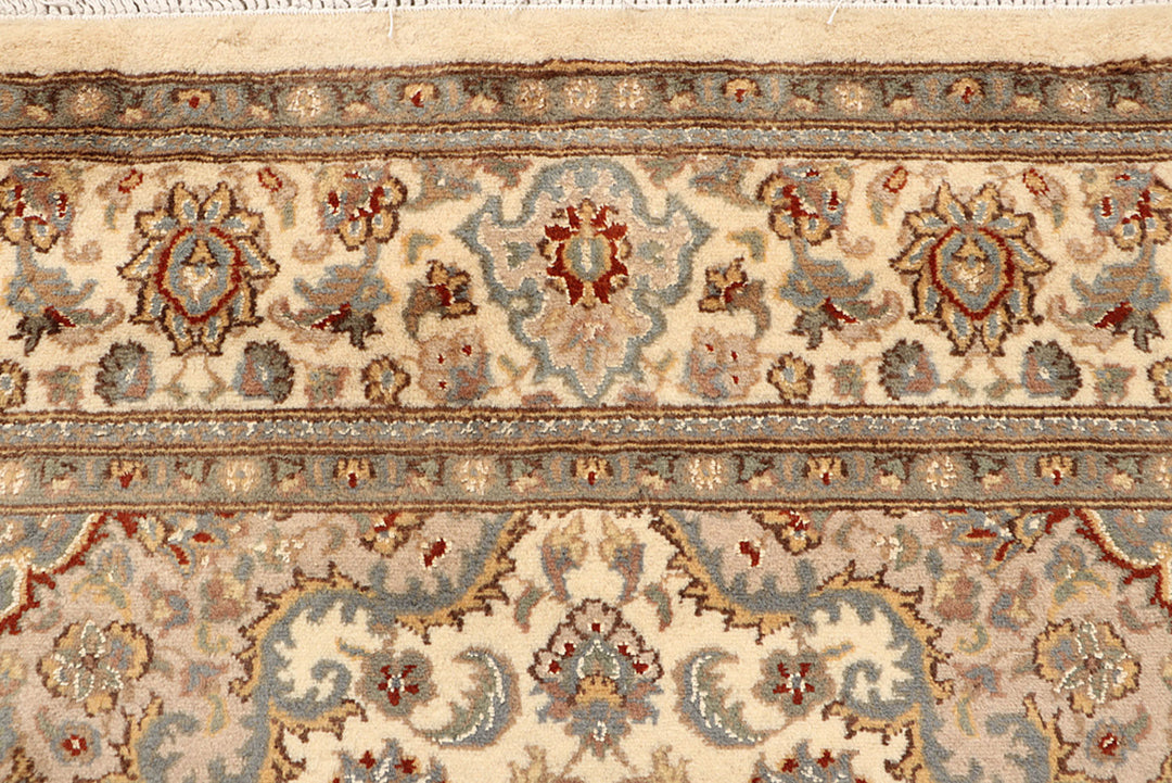 Bisque Kirman 5' 6 x 8' 1 - No. 68358 - ALRUG Rug Store