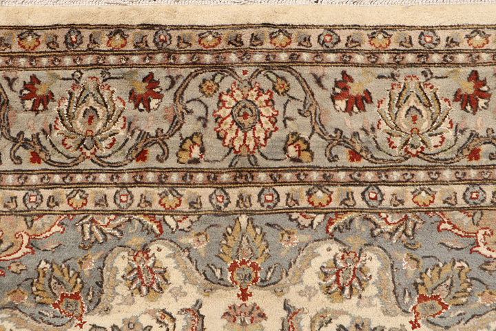 Bisque Kashan 5'  5" x 8'  3" - No. QA28655