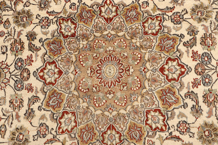 Bisque Kashan 5'  5" x 8'  3" - No. QA28655