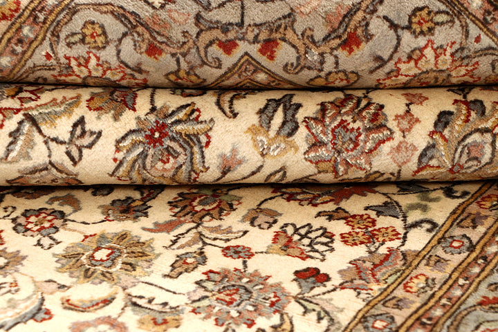 Bisque Kashan 5'  5" x 8'  3" - No. QA28655