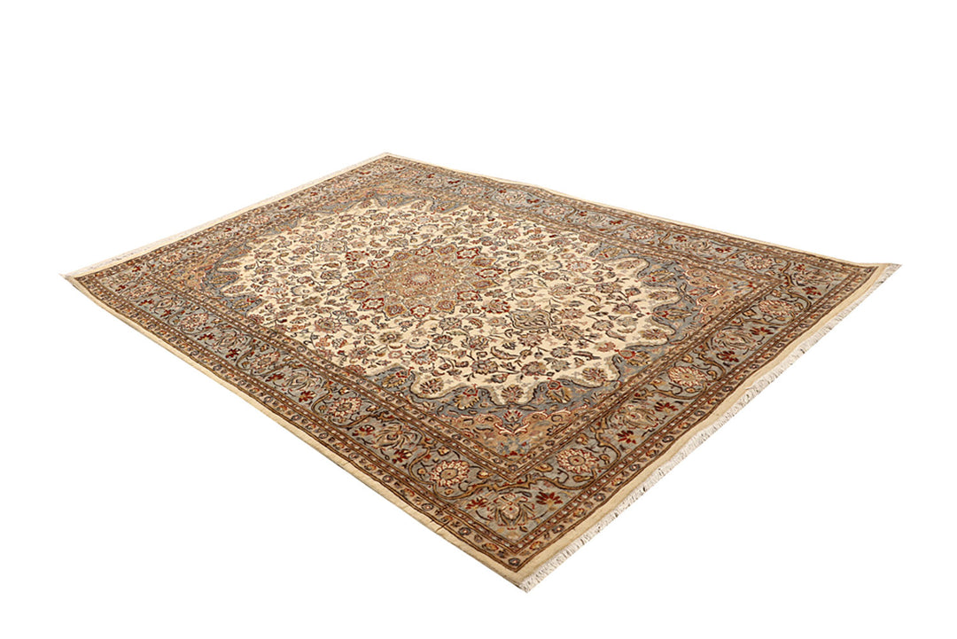 Bisque Kashan 5'  5" x 8'  3" - No. QA28655