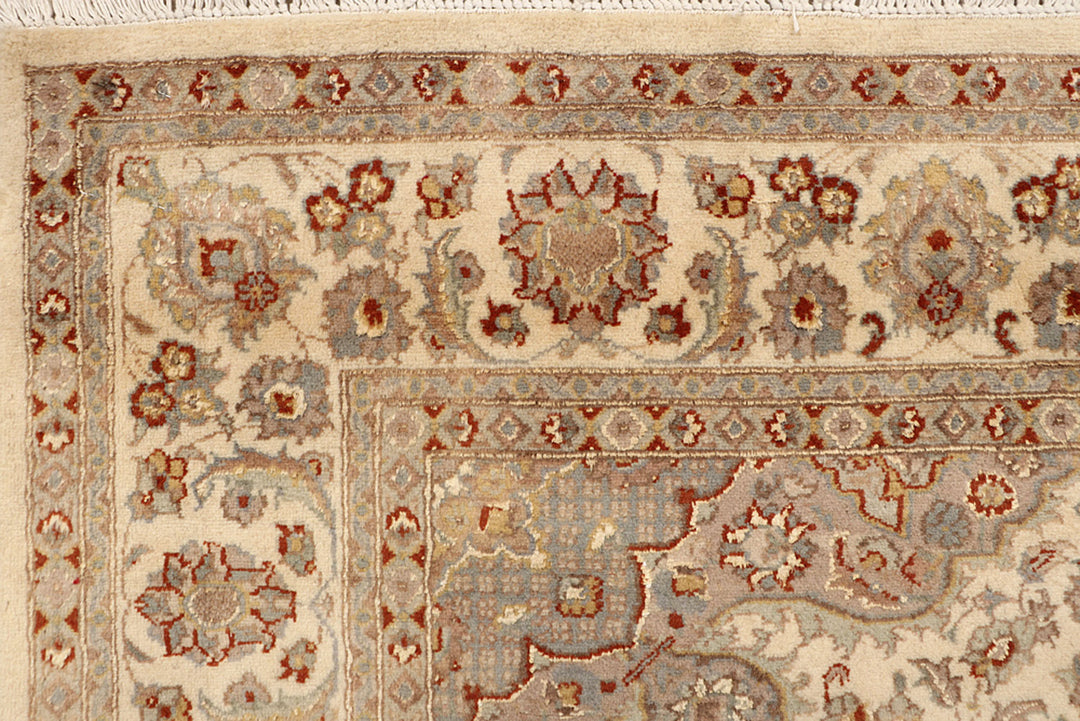 Bisque Kashan 5'  6" x 8' " - No. QA22048