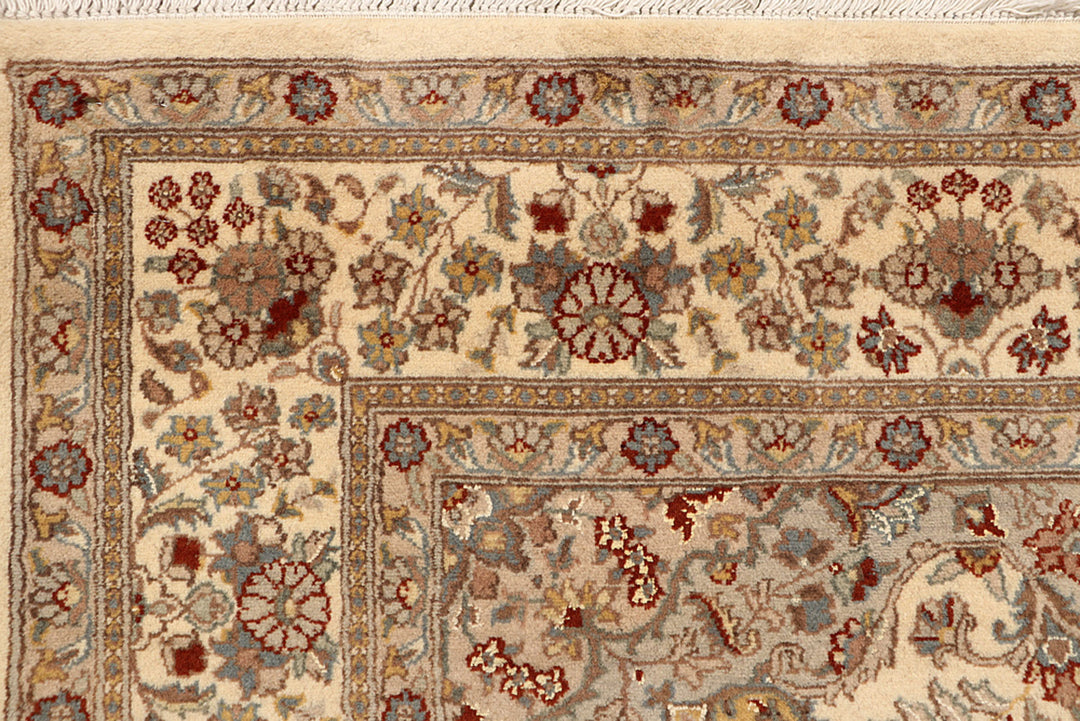 Bisque Isfahan 5' 7 x 8' 2 - No. 68361 - ALRUG Rug Store