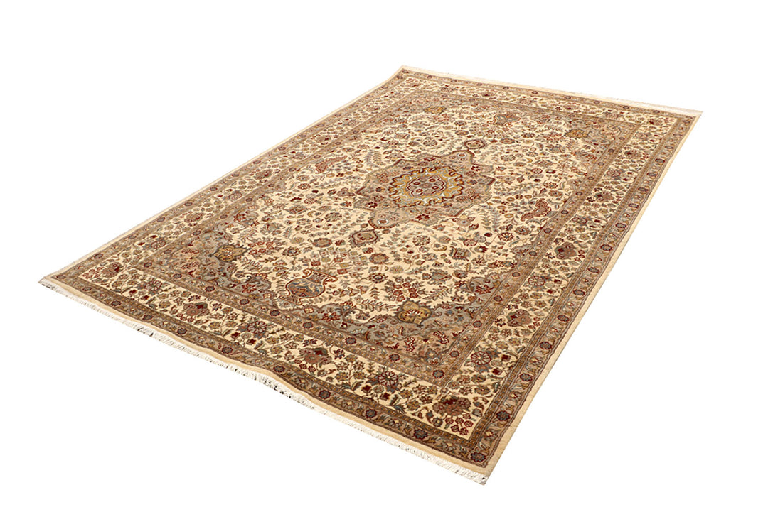 Bisque Isfahan 5' 7 x 8' 2 - No. 68361 - ALRUG Rug Store