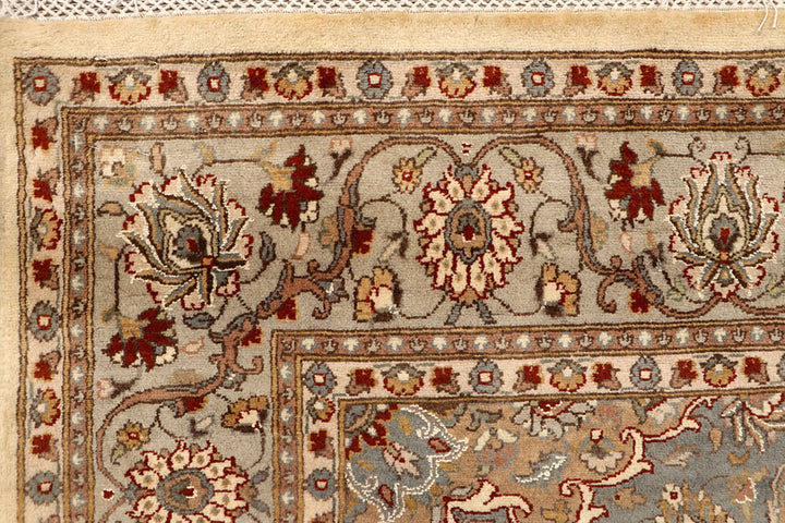 Bisque Isfahan 5' 5 x 8' - No. 68363 - ALRUG Rug Store