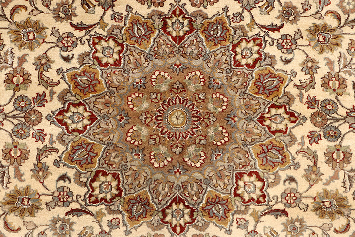 Bisque Isfahan 5' 5 x 8' - No. 68363 - ALRUG Rug Store