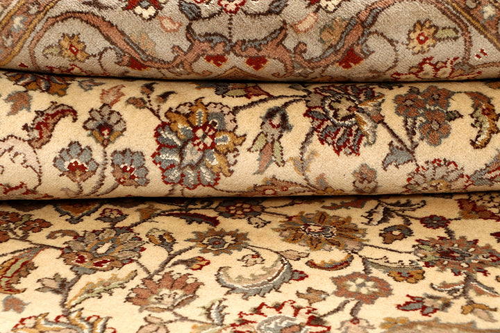 Bisque Isfahan 5' 5 x 8' - No. 68363 - ALRUG Rug Store