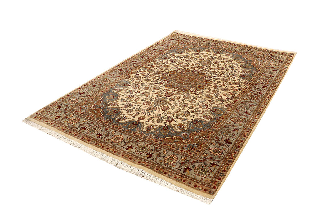 Bisque Isfahan 5' 5 x 8' - No. 68363 - ALRUG Rug Store