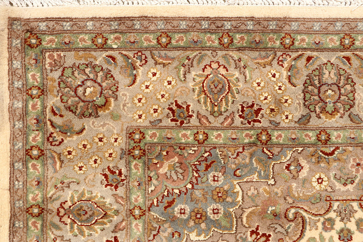 Bisque Kashan 5' 7 x 8' 4 - No. 68365 - ALRUG Rug Store