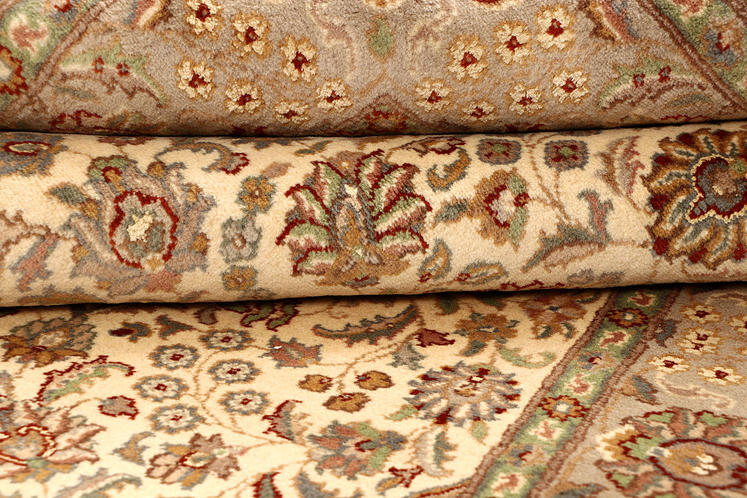 Bisque Kashan 5' 7 x 8' 4 - No. 68365 - ALRUG Rug Store