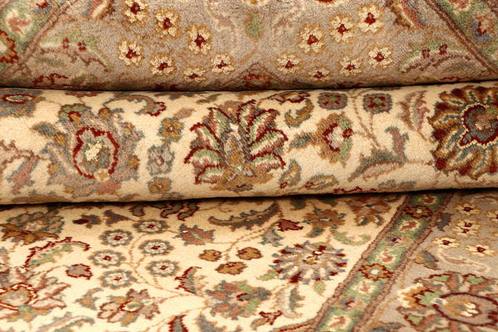 Bisque Kashan 5' 7 x 8' 4 - No. 68365 - ALRUG Rug Store