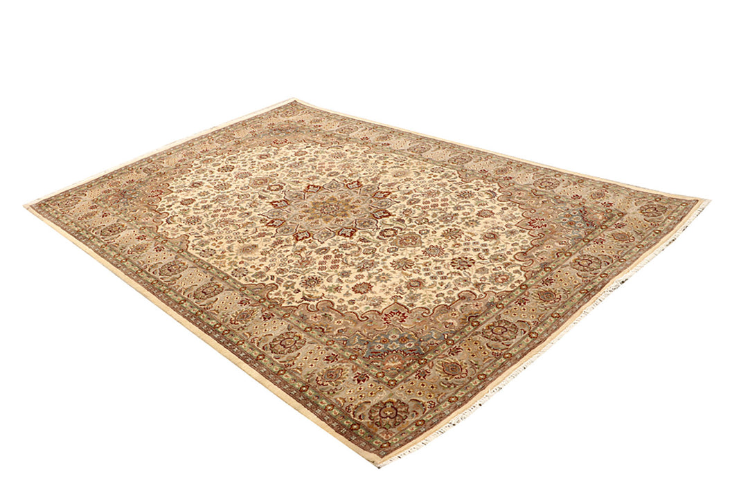 Bisque Kashan 5' 7 x 8' 4 - No. 68365 - ALRUG Rug Store