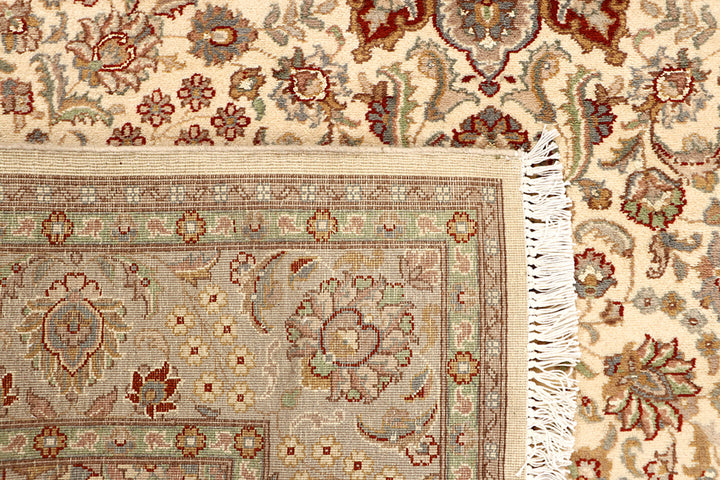 Bisque Kashan 5' 7 x 8' 4 - No. 68365 - ALRUG Rug Store